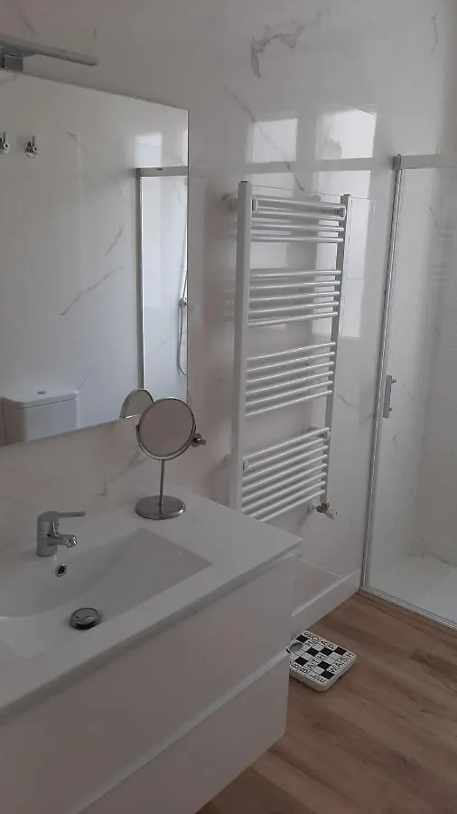 Guggenheim Bilbao Center Apartment Homestay