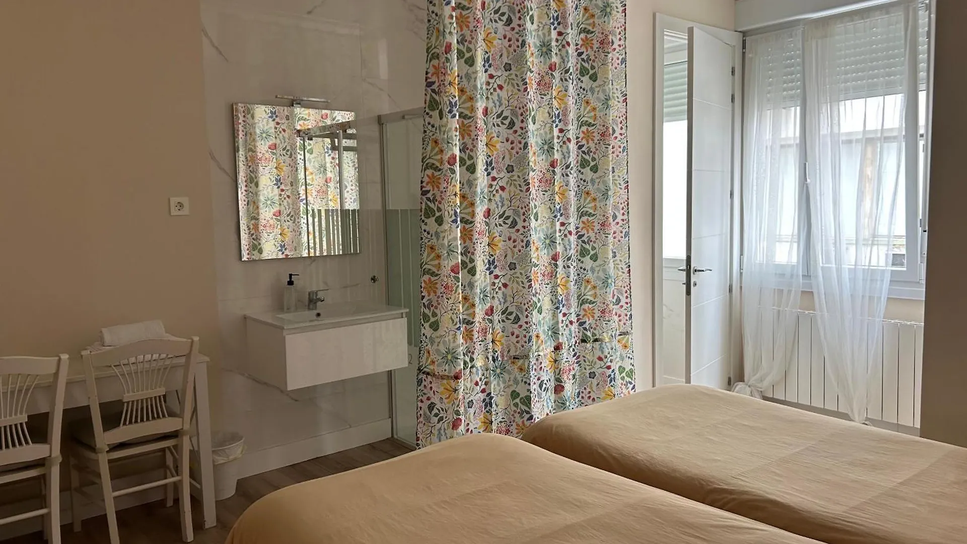 Guggenheim Bilbao Center Apartment Homestay